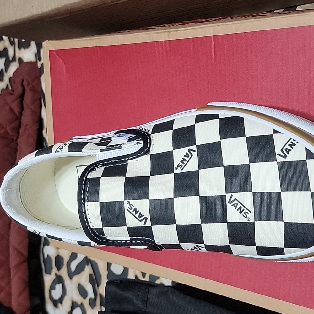 Women's Van's worn twice like new no tags still in box